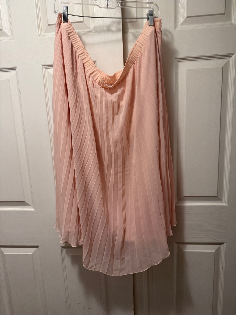 Boutique Pleated Midi Skirt in Soft Peach
